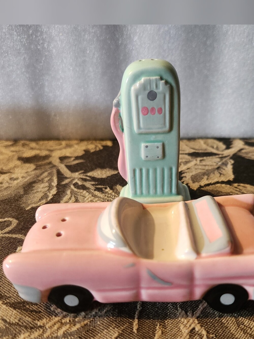 Vintage Green Gas Pump & Pink Convertible Car Salt & Pepper Shaker Taiwan